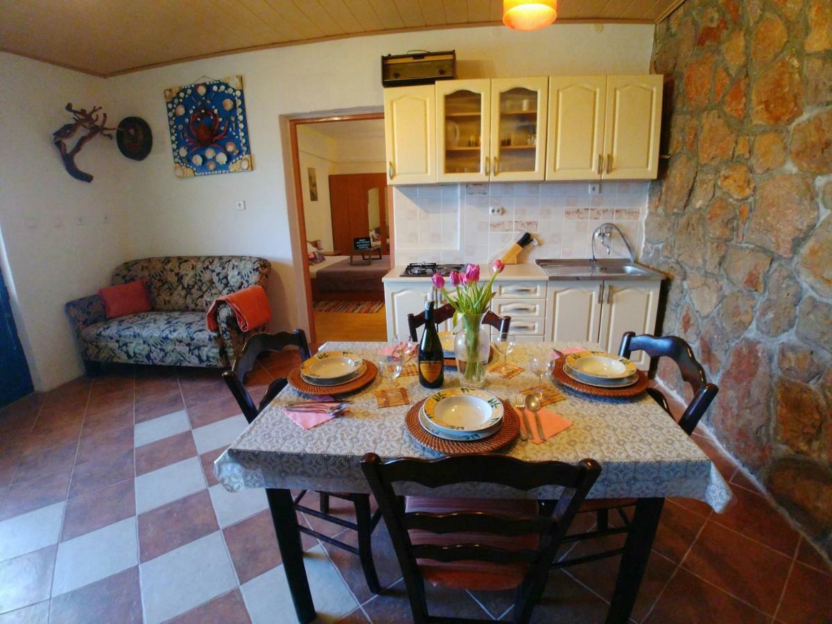 Apartments Marija Karlobag Bagian luar foto