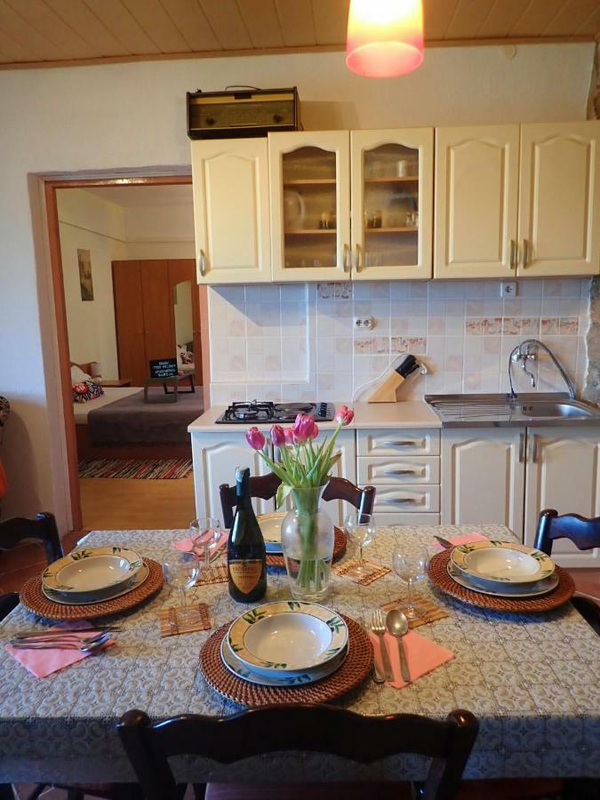 Apartments Marija Karlobag Bagian luar foto